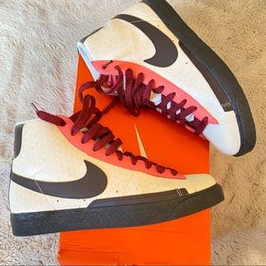 women’s blazer high ivory color w/ brown size 8